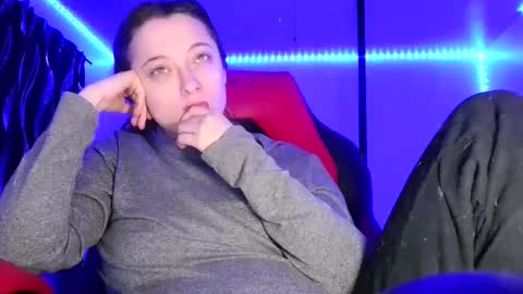 Snapshot of bambiboo8113 chatting on February 7, 1:04 am bambiboo8113 online show from February 7, 1:04 am