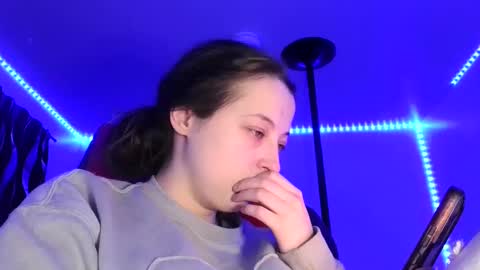 Snapshot of bambiboo8113 chatting on February 9, 3:53 am bambiboo8113 online show from February 9, 3:53 am