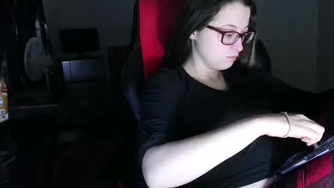 Snapshot of bambiboo8113 chatting on February 19, 10:45 am bambiboo8113 online show from February 19, 10:45 am