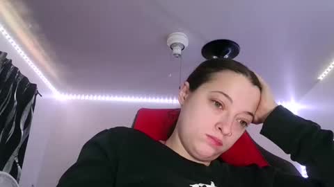 Snapshot of bambiboo8113 chatting on February 22, 2:08 pm bambiboo8113 online show from February 22, 2:08 pm