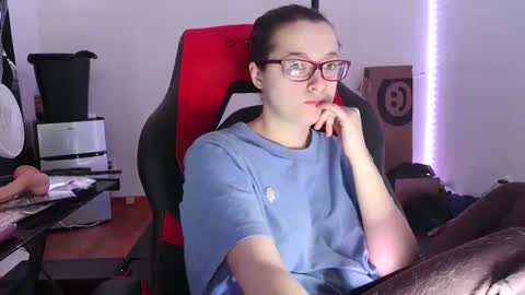 Snapshot of bambiboo8113 chatting on March 3, 7:06 pm bambiboo8113 online show from March 3, 7:06 pm