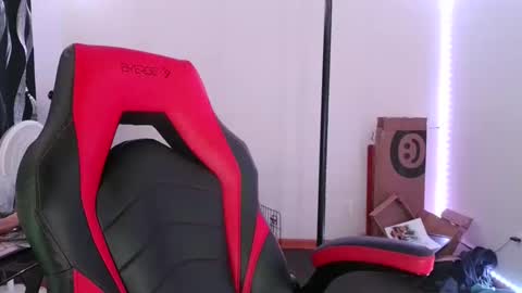 Snapshot of bambiboo8113 chatting on March 7, 3:40 am bambiboo8113 online show from March 7, 3:40 am