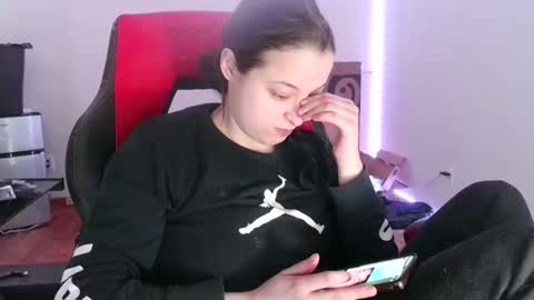 Snapshot of bambiboo8113 chatting on March 10, 6:12 pm bambiboo8113 online show from March 10, 6:12 pm