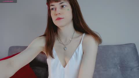 Snapshot of barbarian_girl chatting on December 16, 11:55 am Amina online show from December 16, 11:55 am