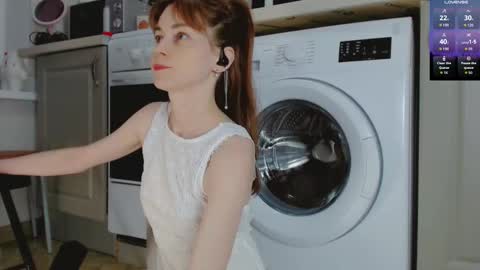 Snapshot of barbarian_girl chatting on September 24, 4:54 pm Amina online show from September 24, 4:54 pm