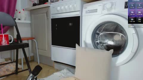 Snapshot of barbarian_girl chatting on September 29, 5:18 pm Amina online show from September 29, 5:18 pm