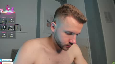 Snapshot of barberryx chatting on October 5, 5:28 am ENRIQUE online show from October 5, 5:28 am