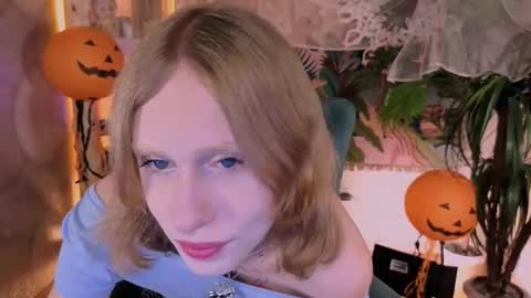 Snapshot of barbie_richy chatting on October 31, 7:20 am barbie_richy online show from October 31, 7:20 am