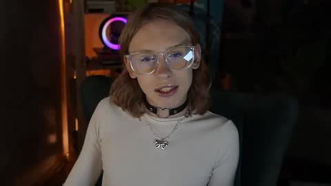 Snapshot of barbie_richy chatting on November 12, 6:14 am barbie_richy online show from November 12, 6:14 am