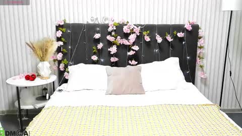 Snapshot of barbie_staze chatting on October 13, 12:43 am Barbie Staze online show from October 13, 12:43 am