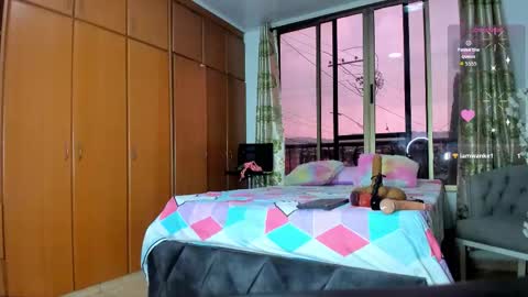 Snapshot of barbiefoxx chatting on September 24, 8:12 pm Barbiefoxx online show from September 24, 8:12 pm