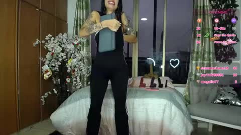 Snapshot of barbiefoxx chatting on November 27, 8:55 pm Barbiefoxx online show from November 27, 8:55 pm