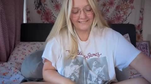 barbiegirl966 online show from October 7, 8:33 am