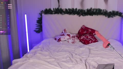  Emma online show from December 14, 11:45 pm