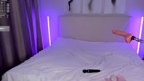  Emma online show from October 6, 9:23 pm