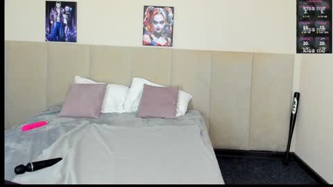 Snapshot of barbiemuscle1 chatting on December 8, 6:39 pm Barbie online show from December 8, 6:39 pm