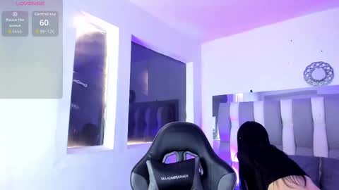 Snapshot of barbieteeen chatting on October 20, 12:38 pm Barbie... online show from October 20, 12:38 pm