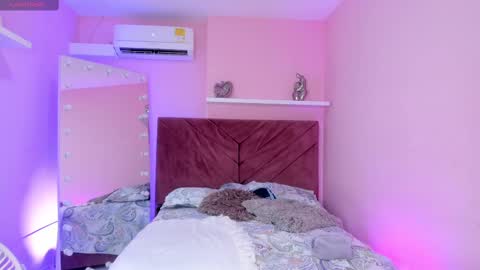 Luna online show from February 22, 4:09 pm