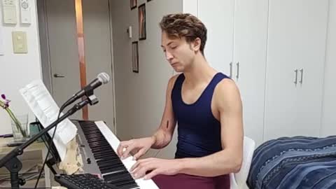 BareBritPianist online show from November 25, 6:02 am