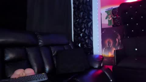 bastian online show from November 19, 5:40 am