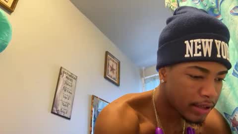 Snapshot of bb_colin chatting on March 10, 2:26 pm bb_colin online show from March 10, 2:26 pm