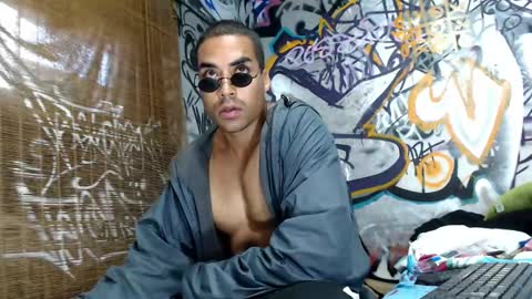 Justin online show from March 1, 3:38 pm