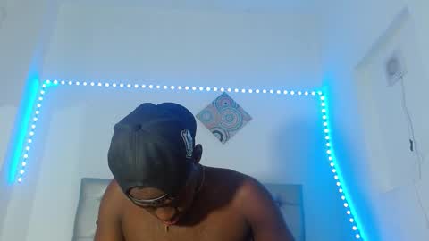 Andrew  online show from November 20, 7:02 pm