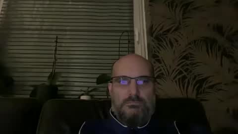 Snapshot of bcbg68 chatting on December 14, 7:03 am bcbg68 online show from December 14, 7:03 am