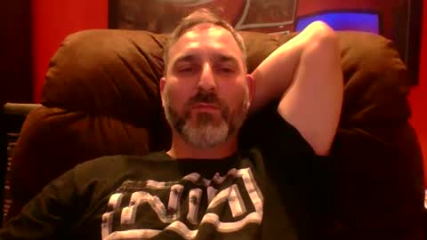 Snapshot of beardedambition chatting on September 24, 1:09 am beardedambition online show from September 24, 1:09 am