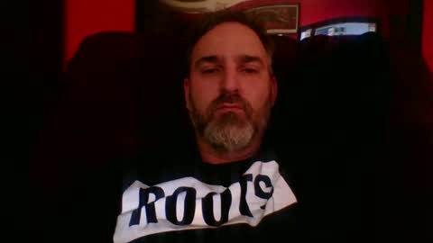 Snapshot of beardedambition chatting on October 24, 2:24 pm beardedambition online show from October 24, 2:24 pm