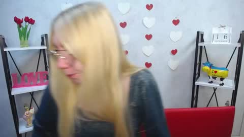 BeatriceFlyy online show from December 16, 9:14 am