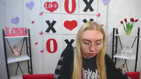 BeatriceFlyy online show from February 2, 6:15 am