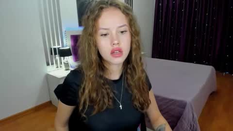 Snapshot of beatricewild chatting on September 19, 10:49 am BeatriceWild online show from September 19, 10:49 am