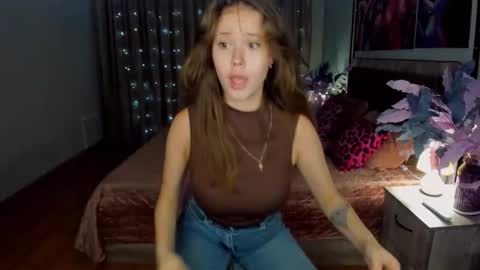 Snapshot of beatricewild chatting on December 4, 11:08 am BeatriceWild online show from December 4, 11:08 am