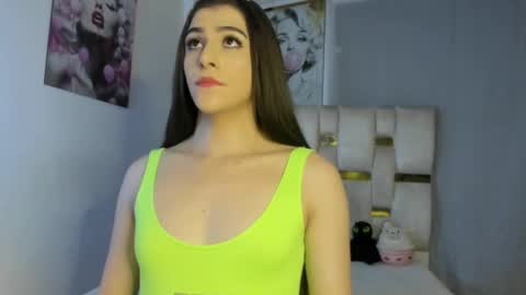 Snapshot of beautiful_doll888 chatting on December 14, 11:53 pm Valeria online show from December 14, 11:53 pm