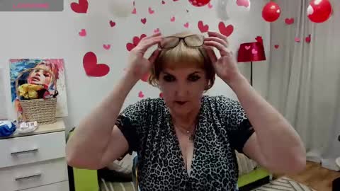 your Lana online show from February 8, 9:35 am