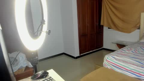 Snapshot of beautifulchleo chatting on December 24, 2:54 am Chleo online show from December 24, 2:54 am