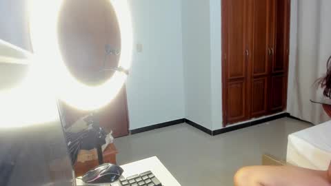 Snapshot of beautifulchleo chatting on December 28, 2:11 am Chleo online show from December 28, 2:11 am