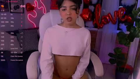 Snapshot of beautifulchleo chatting on February 18, 2:27 am Chleo online show from February 18, 2:27 am