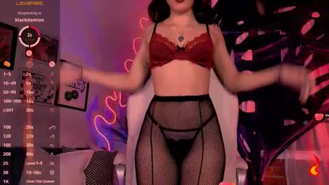 Snapshot of beautifulchleo chatting on October 25, 1:24 am Chleo online show from October 25, 1:24 am