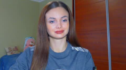 Snapshot of beauty_fruity chatting on March 9, 8:51 am Maria online show from March 9, 8:51 am