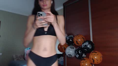 Snapshot of beauty_fruity chatting on October 13, 8:14 am Maria online show from October 13, 8:14 am