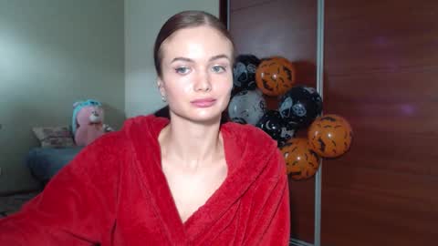 Snapshot of beauty_fruity chatting on November 12, 11:10 am Maria online show from November 12, 11:10 am