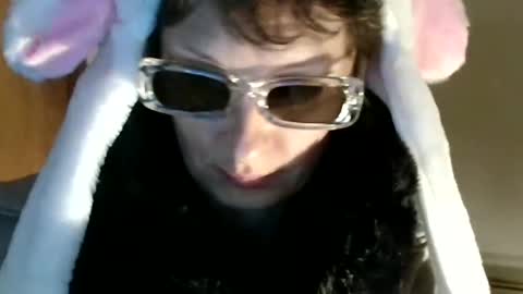 Raluca online show from December 1, 8:03 pm