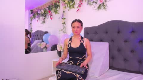 beccamilanni online show from January 15, 4:00 pm