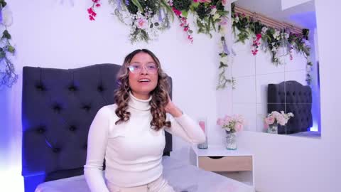 beccamilanni online show from January 29, 12:56 pm