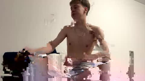 Snapshot of beeb0y chatting on September 17, 6:42 pm beeb0y online show from September 17, 6:42 pm