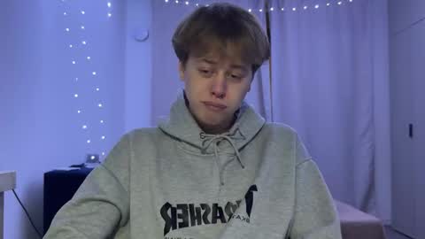 Snapshot of beeb0y chatting on November 20, 4:18 pm beeb0y online show from November 20, 4:18 pm