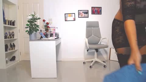 Bee if you ever see the girl who can take 12 inch all the way inside the ass try me online show from December 10, 1:11 am