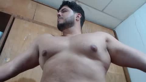 Snapshot of beefypecs_10 chatting on February 11, 11:22 pm Criss2fer online show from February 11, 11:22 pm